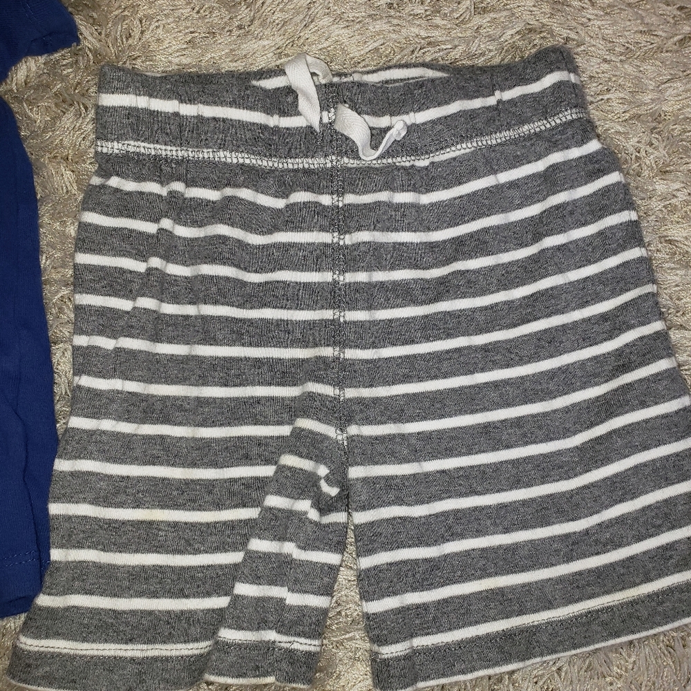 24m boy Carter's outfit and 2 rompers - Picture 12 of 13